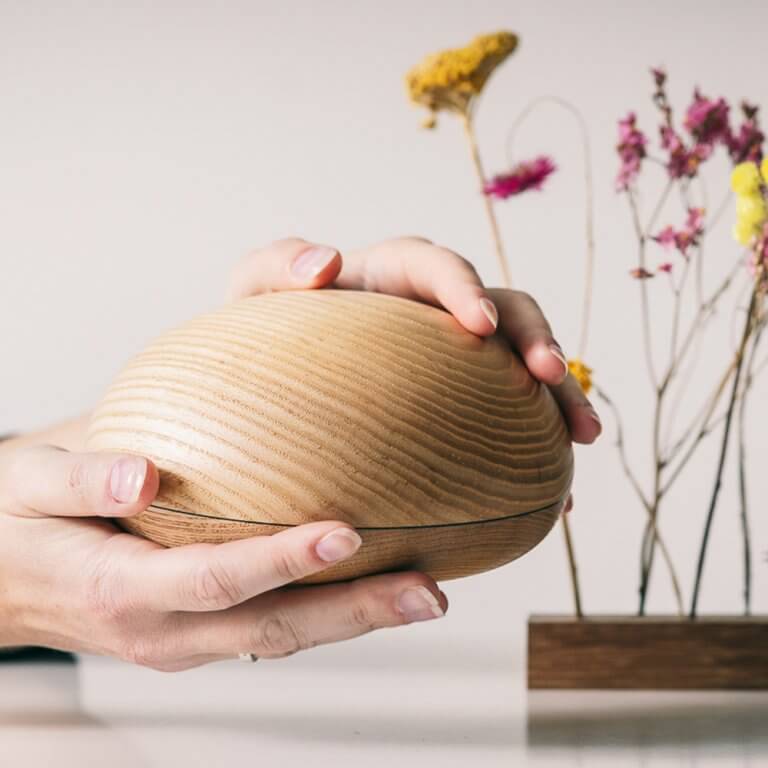 Bijzondere Urnen Van Hout Silent Stones