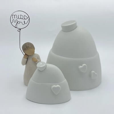 baby urn met hartjes